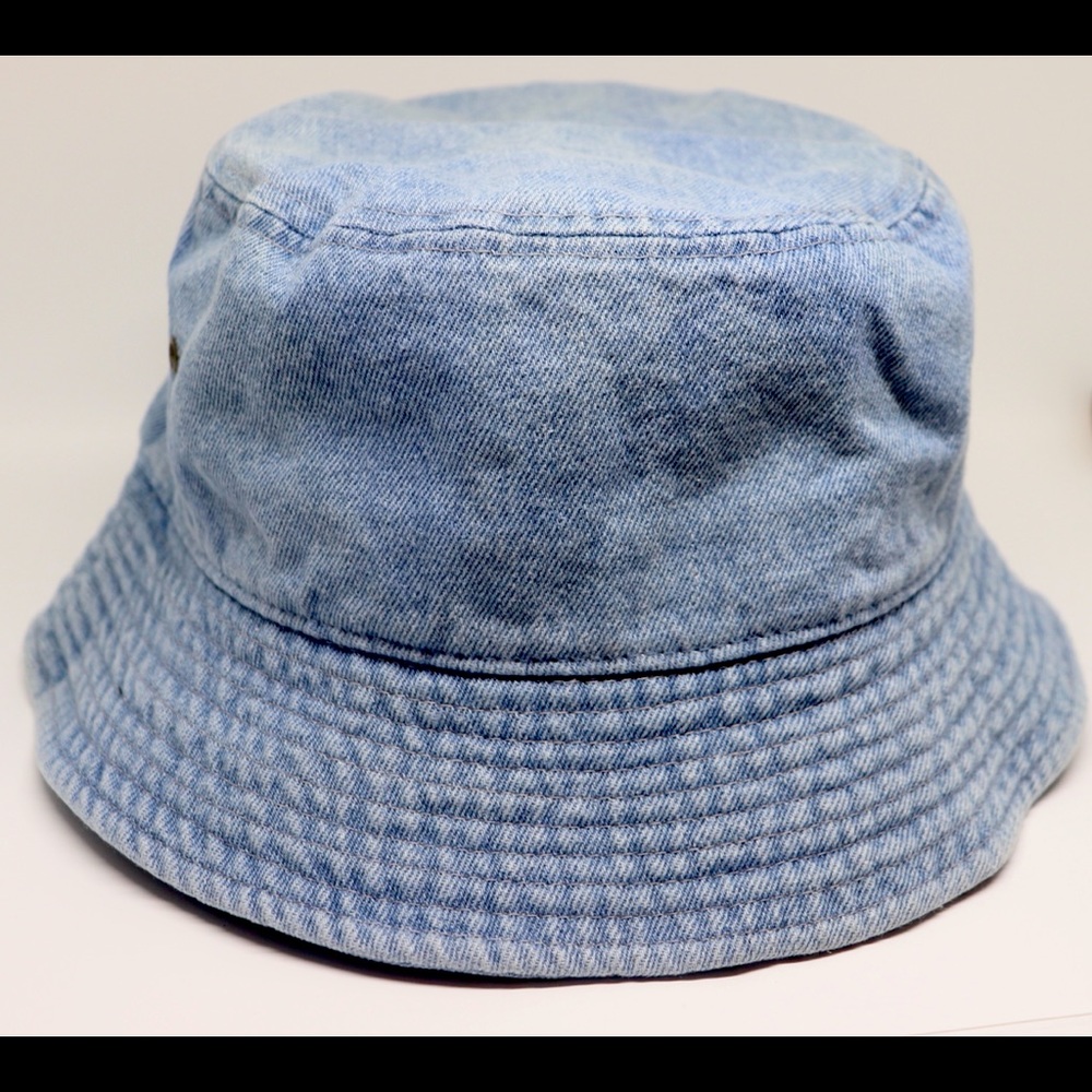 Bucket hat